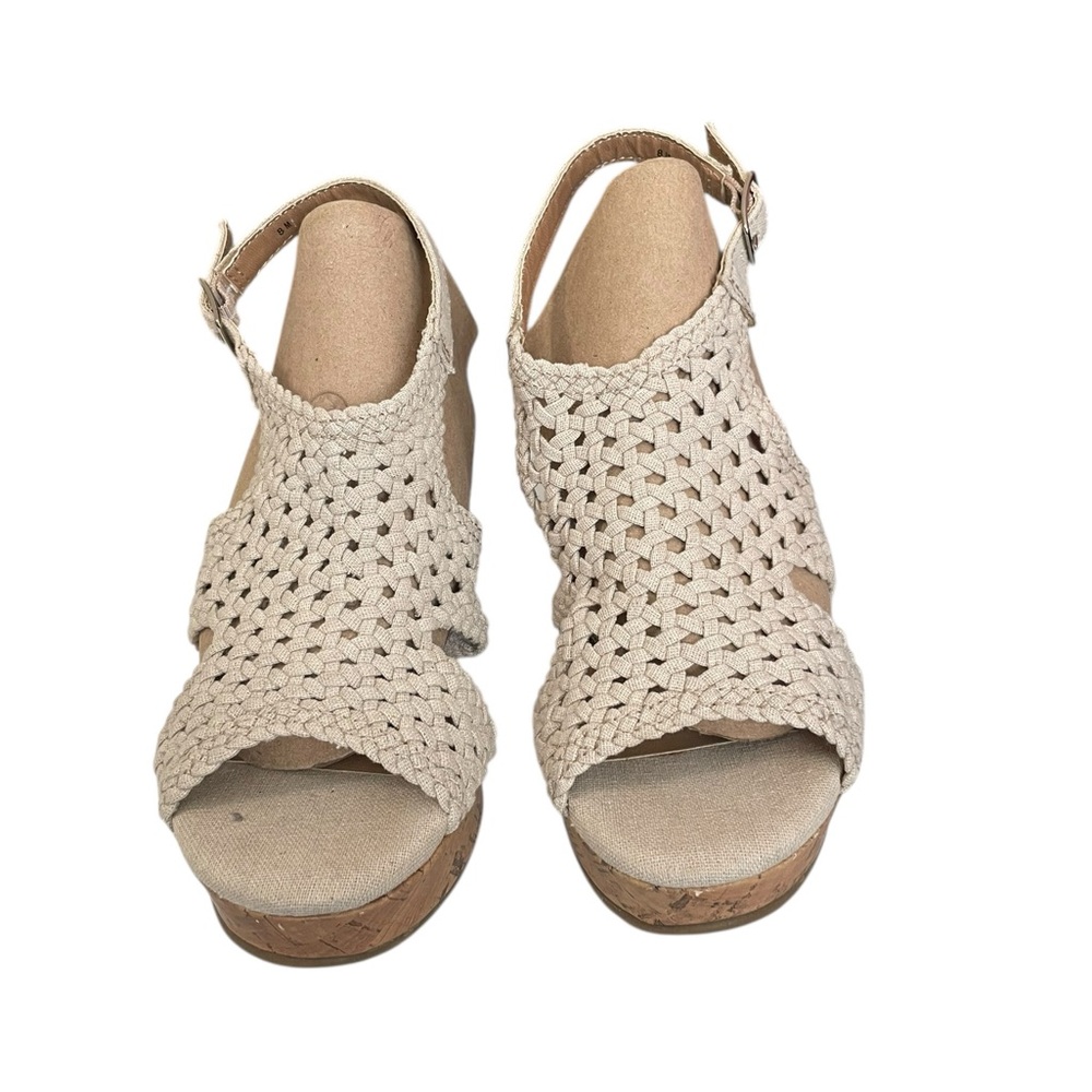 Mudd Cream Woven Platform Sandals Size 8 Wedge 4 inch Heel